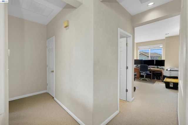 5810 Gold Creek Dr, Castro Valley, CA 94552