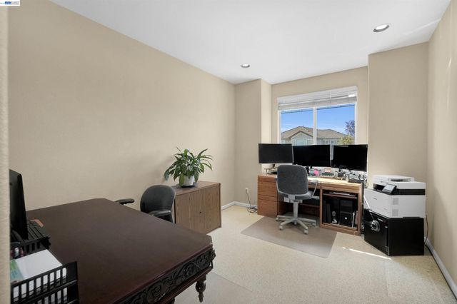 5810 Gold Creek Dr, Castro Valley, CA 94552