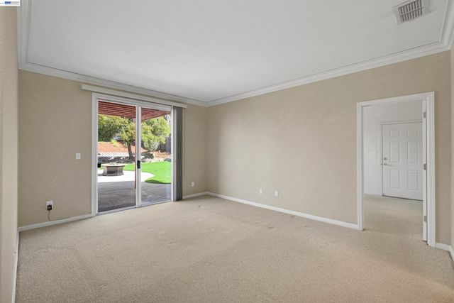 5810 Gold Creek Dr, Castro Valley, CA 94552