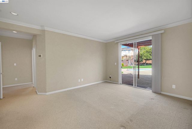 5810 Gold Creek Dr, Castro Valley, CA 94552