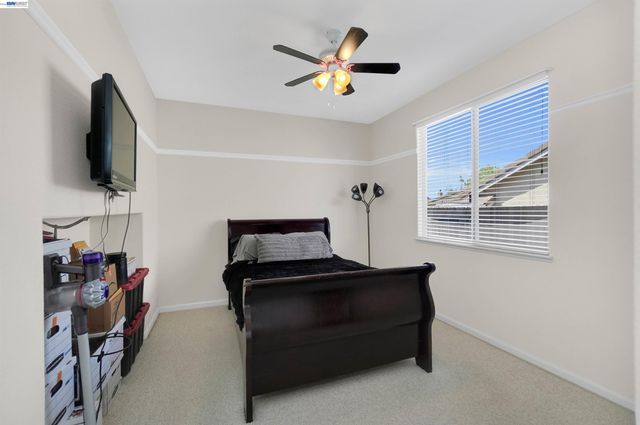 5810 Gold Creek Dr, Castro Valley, CA 94552