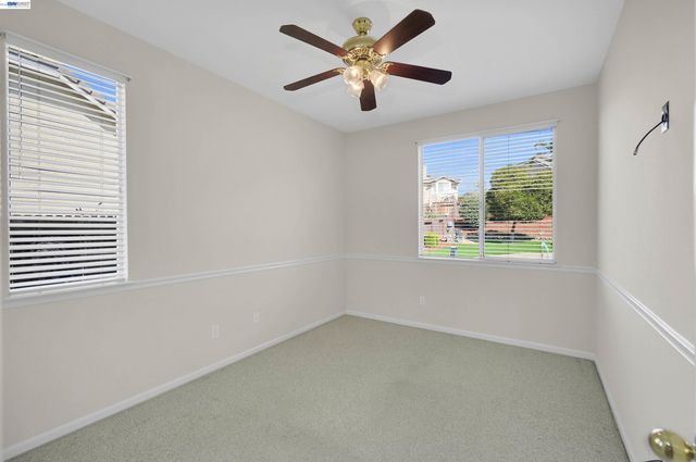 5810 Gold Creek Dr, Castro Valley, CA 94552