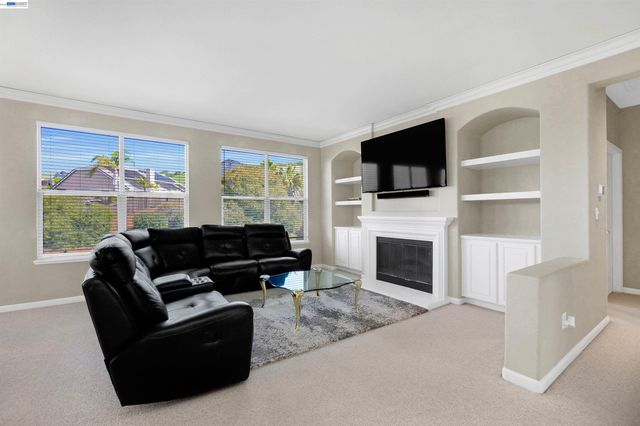 5810 Gold Creek Dr, Castro Valley, CA 94552
