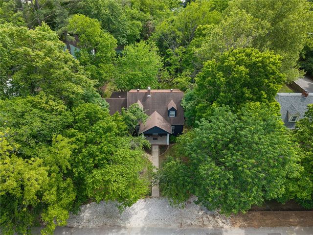 319 W Holly Street, Fayetteville, AR 72703