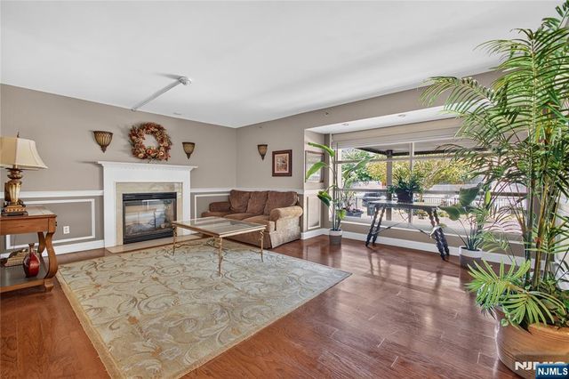60 Parkway Drive 10C, East Orange, NJ 07017