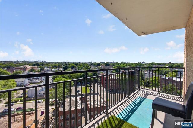 60 Parkway Drive 10C, East Orange, NJ 07017