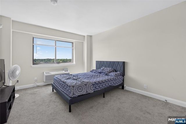 60 Parkway Drive 10C, East Orange, NJ 07017