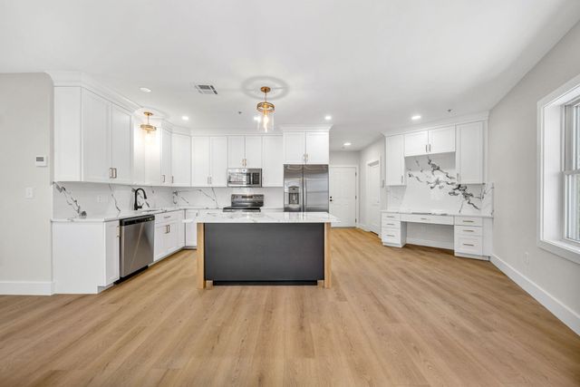 441 Washington St 304, Dedham, MA 02026
