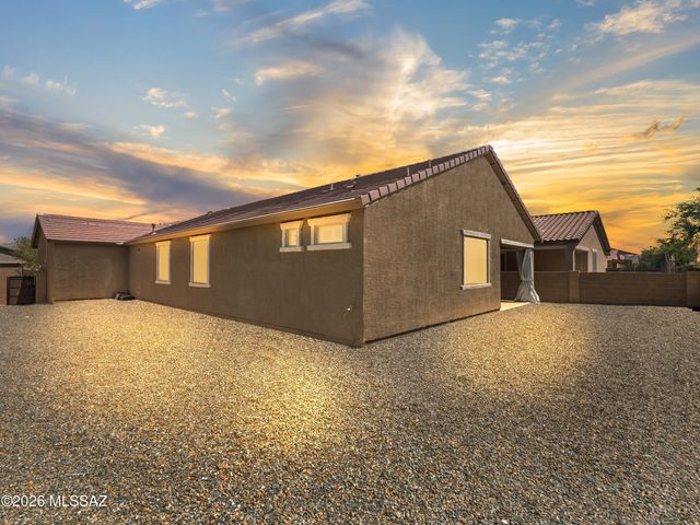 12145 N Caravelle Place, Marana, AZ 85653