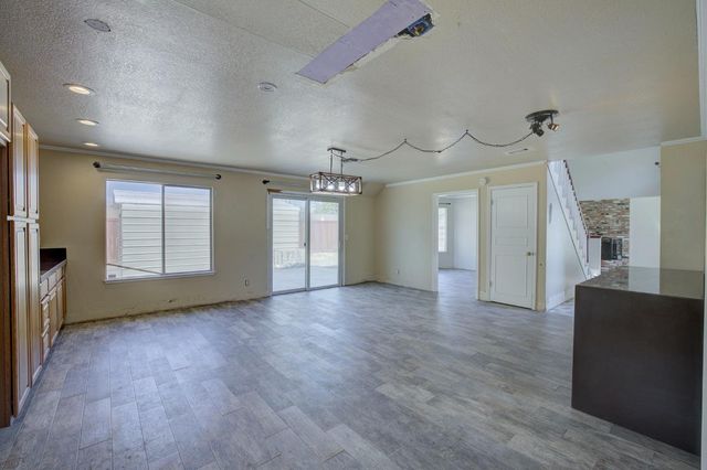 1253 Crescendo Dr, Roseville, CA 95678