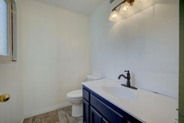 1253 Crescendo Dr, Roseville, CA 95678