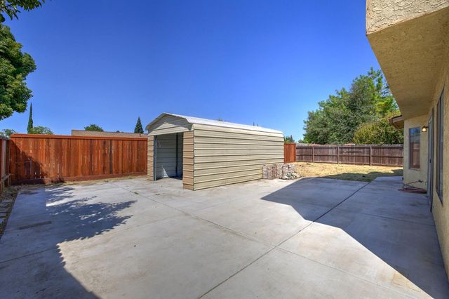 1253 Crescendo Dr, Roseville, CA 95678