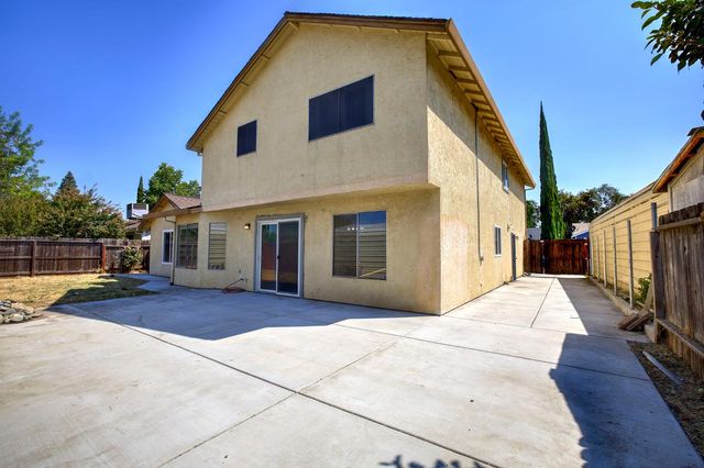 1253 Crescendo Dr, Roseville, CA 95678