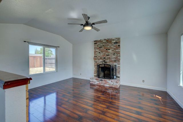 1253 Crescendo Dr, Roseville, CA 95678