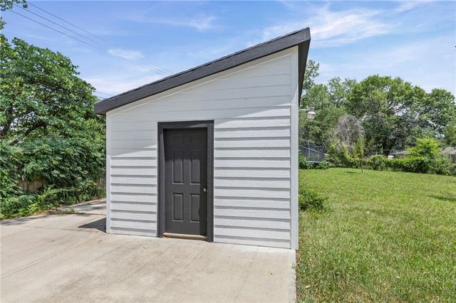 12720 W 55th Terrace, Shawnee, KS 66216