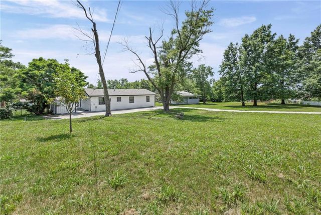 12720 W 55th Terrace, Shawnee, KS 66216