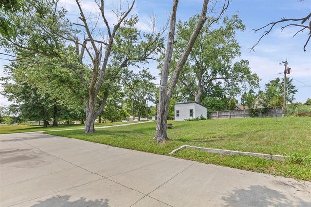 12720 W 55th Terrace, Shawnee, KS 66216
