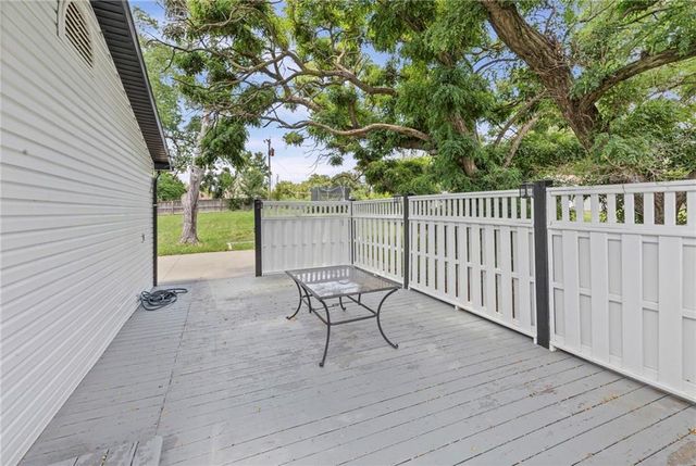 12720 W 55th Terrace, Shawnee, KS 66216