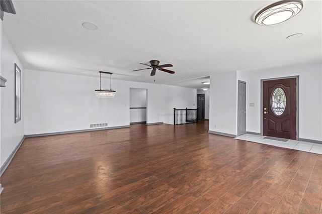 12720 W 55th Terrace, Shawnee, KS 66216