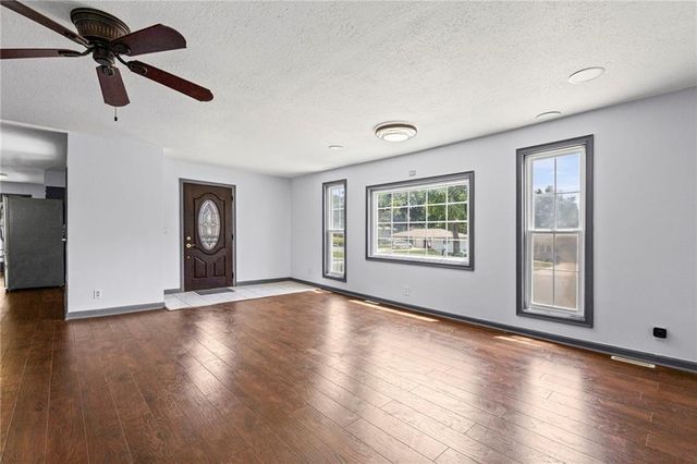 12720 W 55th Terrace, Shawnee, KS 66216
