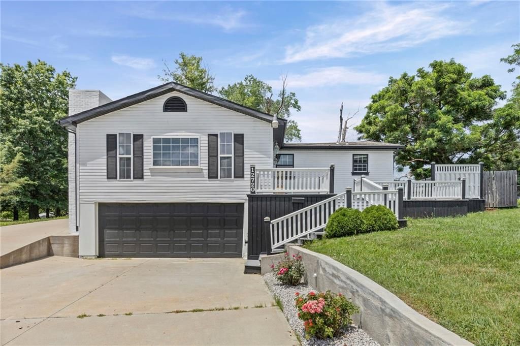 12720 W 55th Terrace, Shawnee, KS 66216