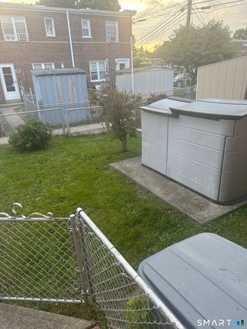 Bld 35 Court D Court 133, Bridgeport, CT 06610