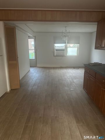 Bld 35 Court D Court 133, Bridgeport, CT 06610