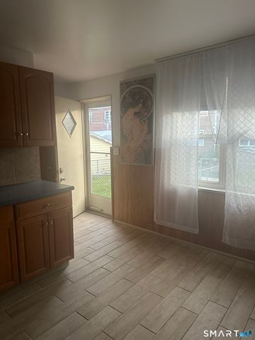 Bld 35 Court D Court 133, Bridgeport, CT 06610