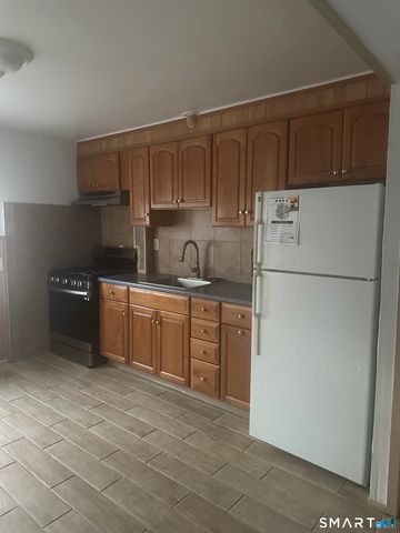 Bld 35 Court D Court 133, Bridgeport, CT 06610