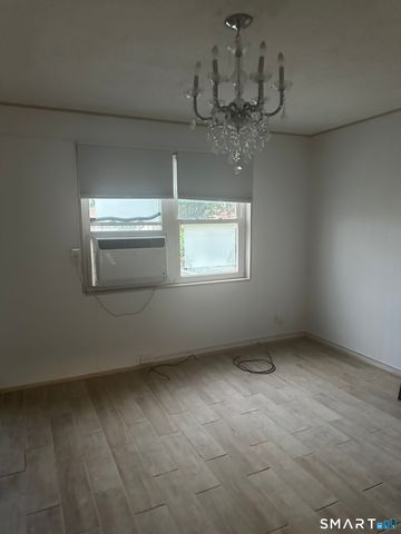 Bld 35 Court D Court 133, Bridgeport, CT 06610