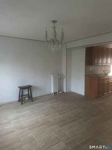 Bld 35 Court D Court 133, Bridgeport, CT 06610
