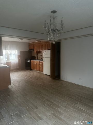 Bld 35 Court D Court 133, Bridgeport, CT 06610