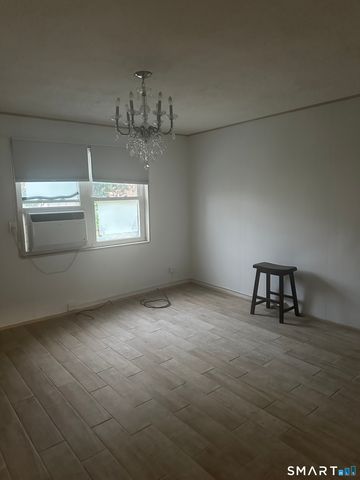 Bld 35 Court D Court 133, Bridgeport, CT 06610
