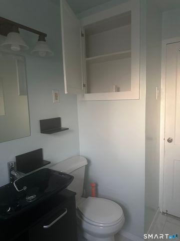 Bld 35 Court D Court 133, Bridgeport, CT 06610