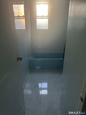 Bld 35 Court D Court 133, Bridgeport, CT 06610