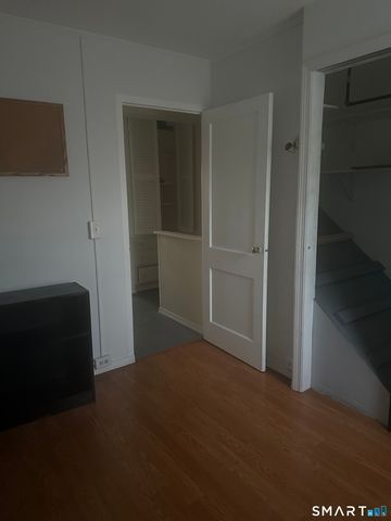 Bld 35 Court D Court 133, Bridgeport, CT 06610