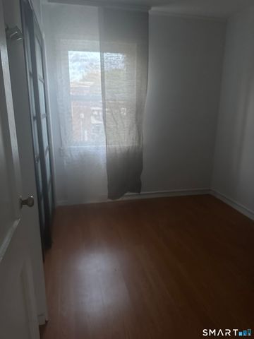 Bld 35 Court D Court 133, Bridgeport, CT 06610