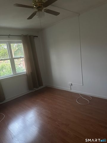 Bld 35 Court D Court 133, Bridgeport, CT 06610