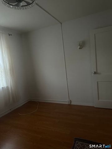 Bld 35 Court D Court 133, Bridgeport, CT 06610