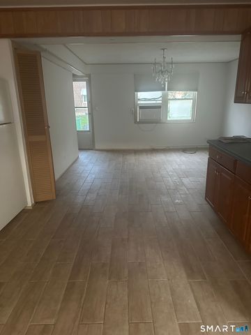 Bld 35 Court D Court 133, Bridgeport, CT 06610
