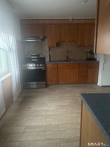 Bld 35 Court D Court 133, Bridgeport, CT 06610