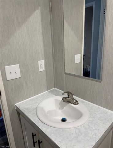 566 AVENIDA DEL SUR AVE, Montura Ranches, FL 33440