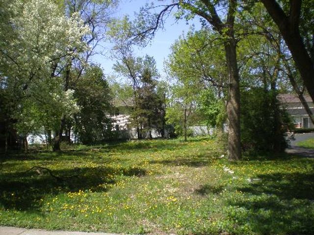 84 Elmhurst Street, Crystal Lake, IL 60014