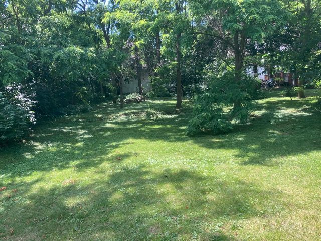 84 Elmhurst Street, Crystal Lake, IL 60014
