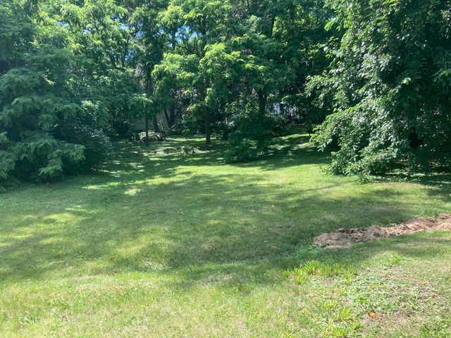 84 Elmhurst Street, Crystal Lake, IL 60014