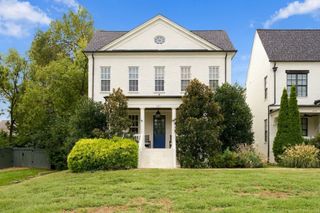 1915A Overhill Dr, Nashville, TN 37215
