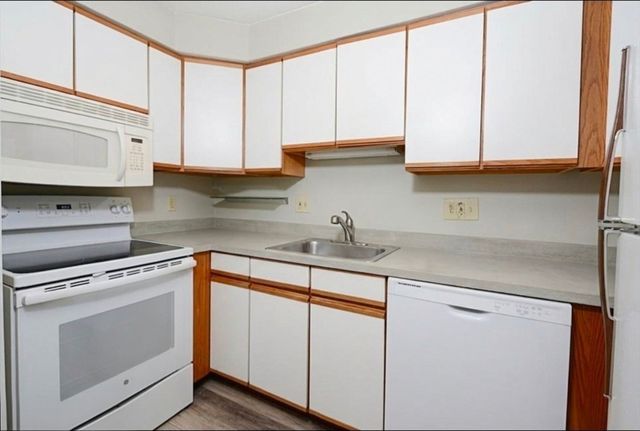 325 Plantation St 213, Worcester, MA 01604
