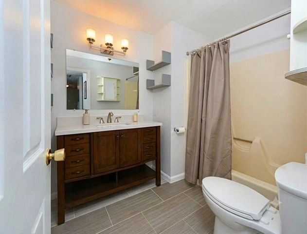 325 Plantation St 213, Worcester, MA 01604