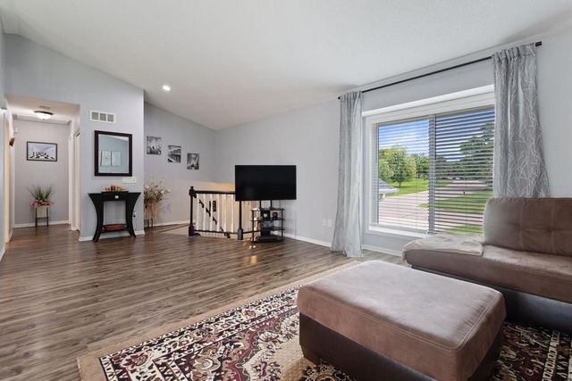 3169 Leyland Trail, Woodbury, MN 55125