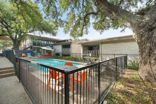 1304 Summit ST 206, Austin, TX 78741